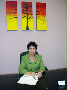 Lic. Isabel de Alarcón, fundadora de Farmaregistro El Salvador